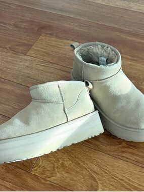 UGG Women's Mini Platform Boots